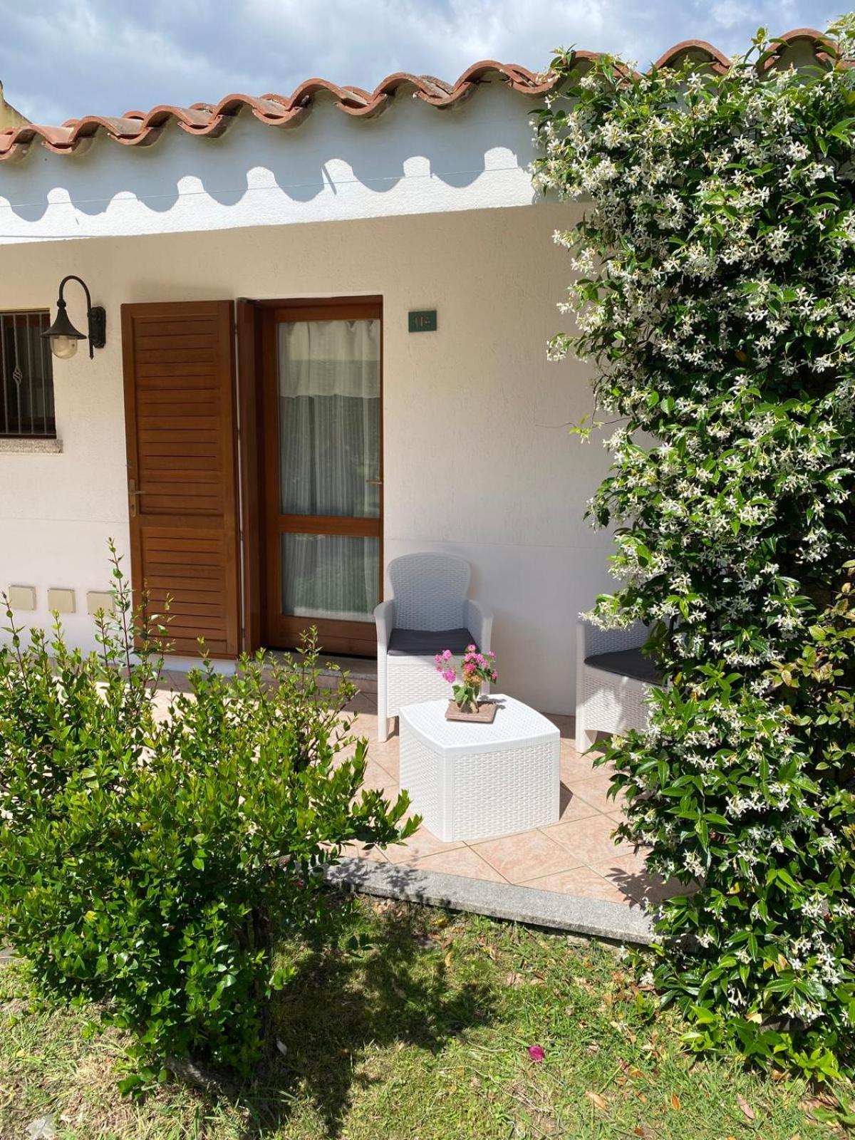 Hotel Cala Mirto Budoni Exterior foto